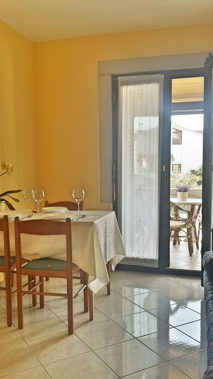 Apartment Maras Poreč Exterior foto
